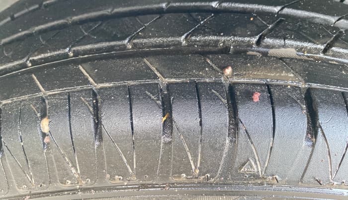 2019 Renault TRIBER RXZ, Petrol, Manual, 56,175 km, Left Front Tyre Tread