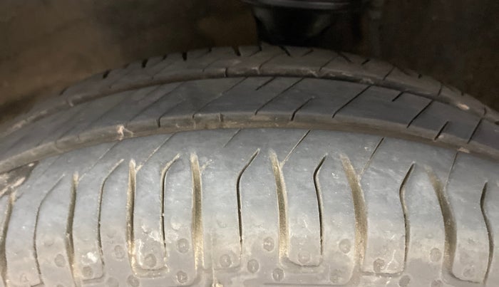 2015 Maruti Alto K10 VXI AMT, Petrol, Automatic, 1,07,039 km, Left Front Tyre Tread