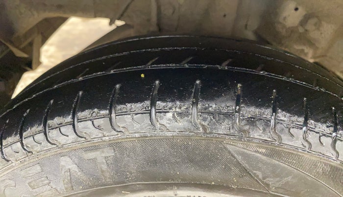 2014 Hyundai Eon ERA +, Petrol, Manual, 70,479 km, Right Rear Tyre Tread