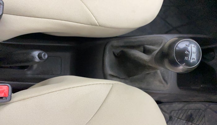 2014 Hyundai Eon ERA +, Petrol, Manual, 70,479 km, Gear Lever