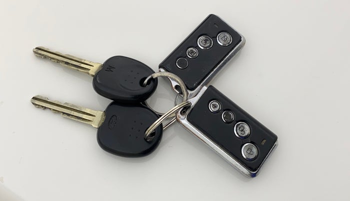 2014 Hyundai Eon ERA +, Petrol, Manual, 70,479 km, Key Close Up