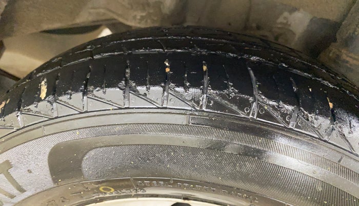 2014 Hyundai Eon ERA +, Petrol, Manual, 70,479 km, Left Rear Tyre Tread