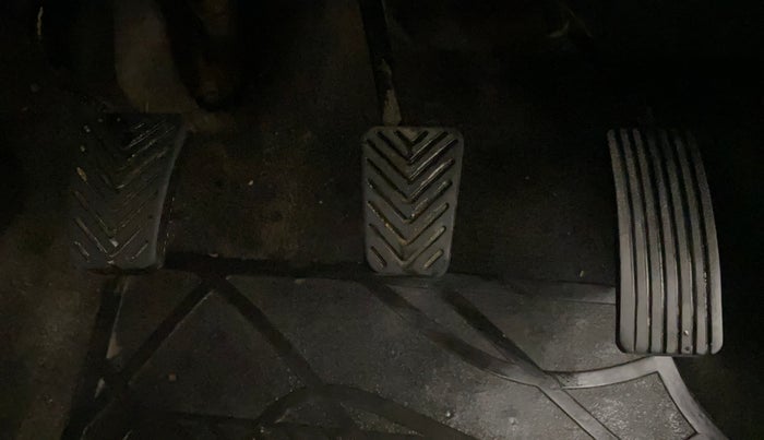 2014 Hyundai Eon ERA +, Petrol, Manual, 70,479 km, Pedals