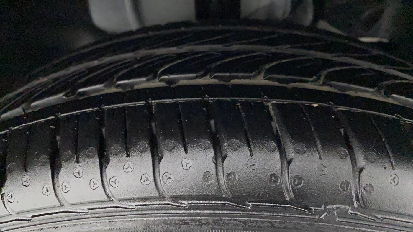 2022 Tata Tiago XZA PLUS PETROL, Petrol, Automatic, 2,507 km, Right Front Tyre Tread
