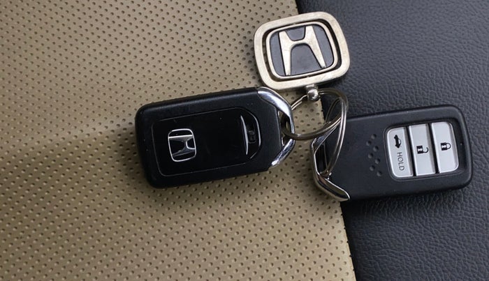 2023 Honda Amaze 1.2L I-VTEC VX, Petrol, Manual, 17,223 km, Key Close Up