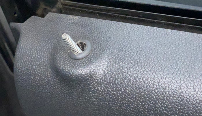 2016 Maruti Alto 800 LXI, Petrol, Manual, 22,702 km, Lock system - Door lock knob has minor damage