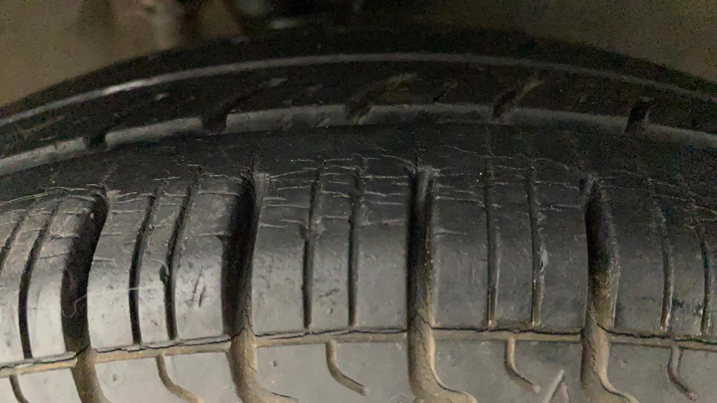 2016 Maruti Alto 800 LXI, Petrol, Manual, 22,702 km, Right Front Tyre Tread