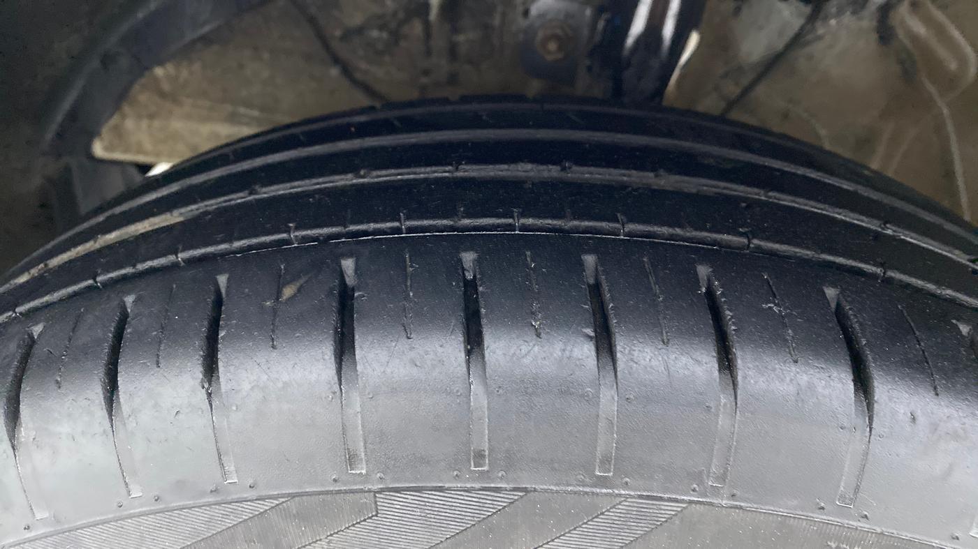 2021 Maruti Swift ZXI+ DUAL TONE , Petrol, Manual, 37,270 km, Left Front Tyre Tread