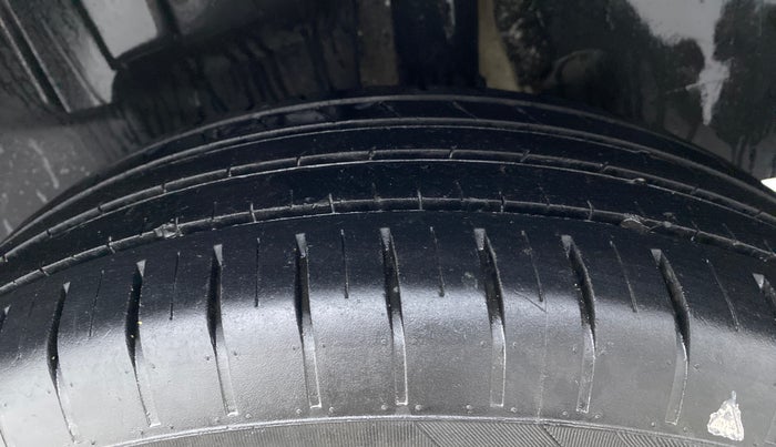 2021 Maruti Swift ZXI+ DUAL TONE , Petrol, Manual, 37,270 km, Left Rear Tyre Tread
