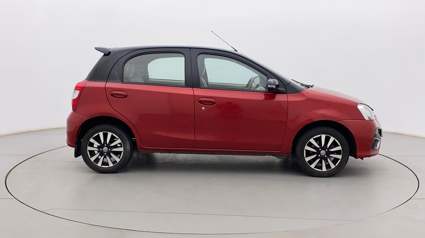 2017 Toyota Etios Liva VX DUAL TONE, Petrol, Manual, 37,917 km, Right Side View