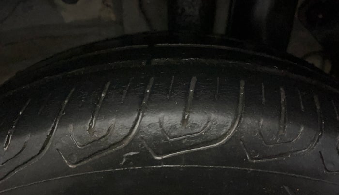 2016 Hyundai Elite i20 MAGNA 1.2, Petrol, Manual, 68,739 km, Left Rear Tyre Tread