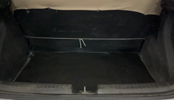 2016 Hyundai Elite i20 MAGNA 1.2, Petrol, Manual, 68,739 km, Boot Inside