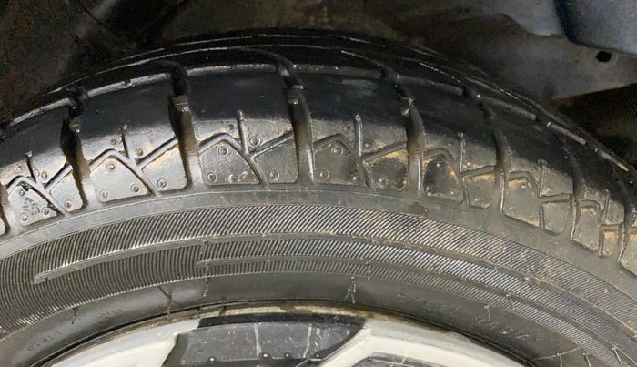 2015 Hyundai i10 MAGNA 1.1, CNG, Manual, 54,843 km, Left Rear Tyre Tread