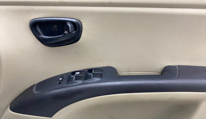 2015 Hyundai i10 MAGNA 1.1, CNG, Manual, 54,843 km, Driver Side Door Panels Control