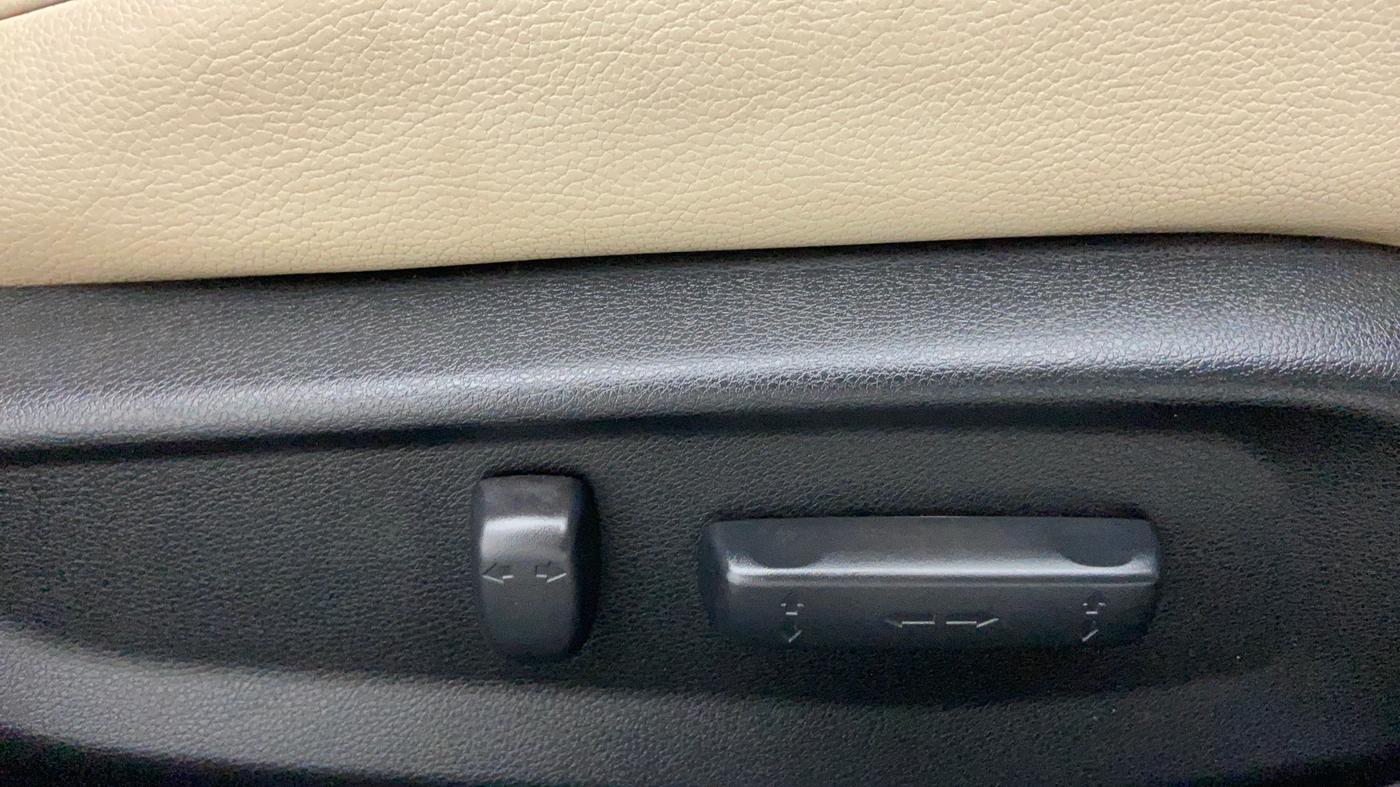 2019 Honda Civic VX CVT i-VTEC, Petrol, Automatic, 10,670 km, Driver Side Adjustment Panel