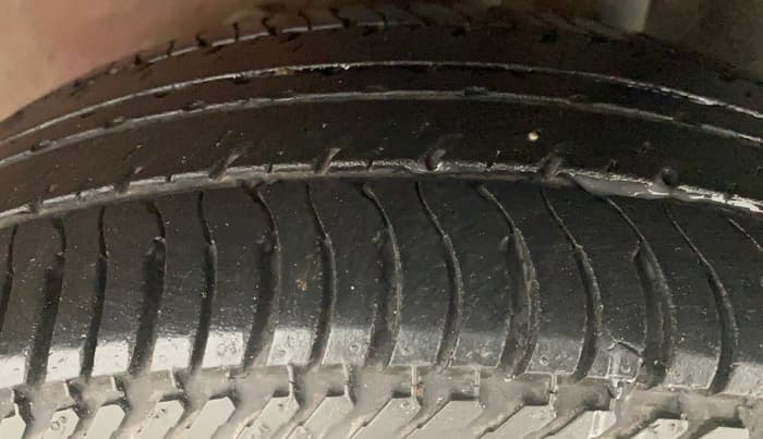 2011 Ford Figo 1.2 TITANIUM DURATEC, Petrol, Manual, 63,357 km, Left Rear Tyre Tread