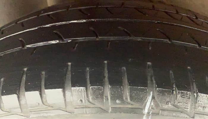 2011 Ford Figo 1.2 TITANIUM DURATEC, Petrol, Manual, 63,357 km, Right Rear Tyre Tread