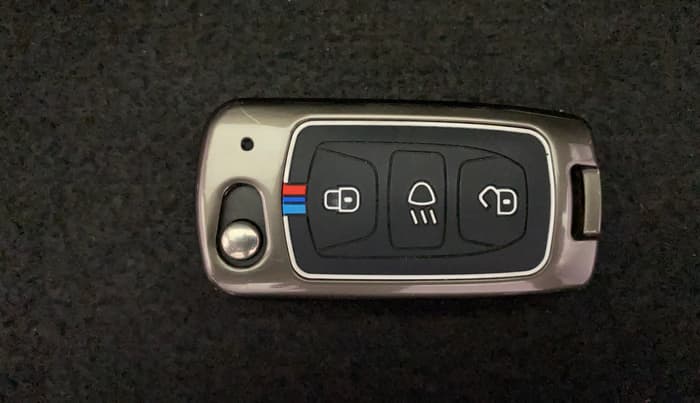 2019 Tata NEXON XM PETROL, Petrol, Manual, 39,225 km, Key Close Up