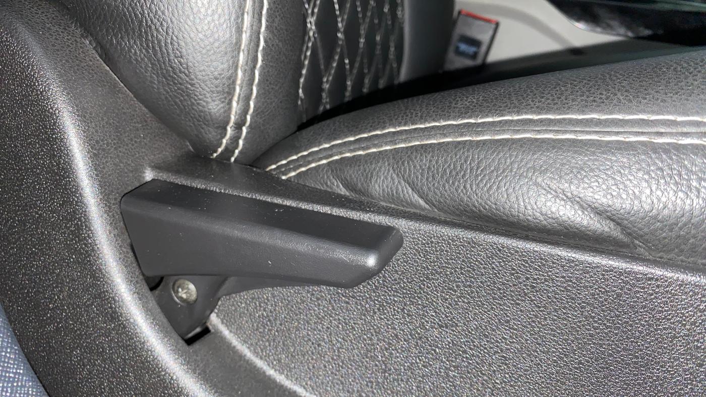 2019 Tata NEXON XM PETROL, Petrol, Manual, 39,225 km, Driver Side Adjustment Panel