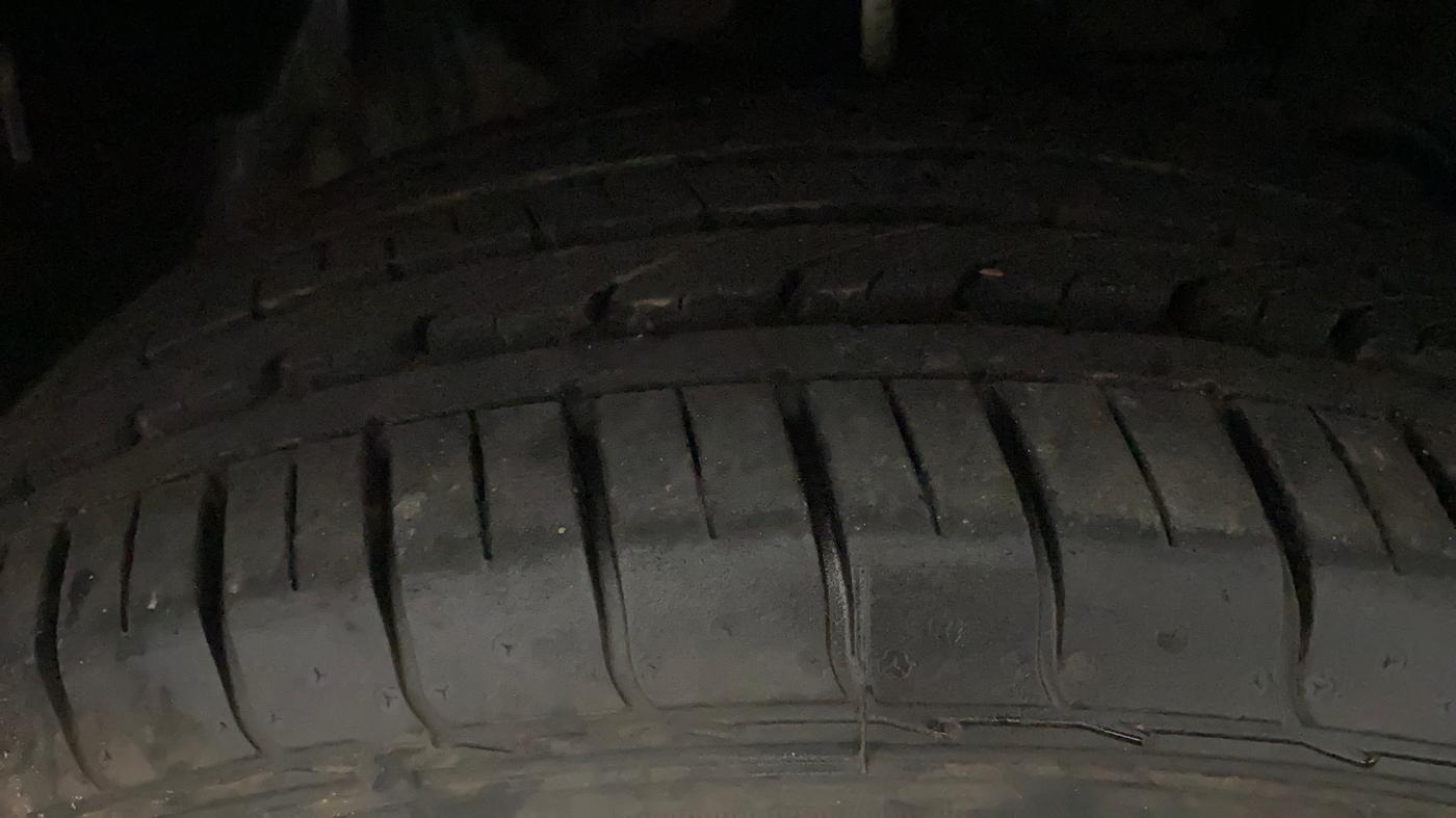 2019 Tata NEXON XM PETROL, Petrol, Manual, 39,225 km, Right Front Tyre Tread