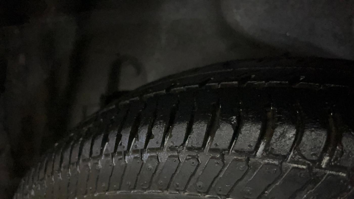 2014 Maruti Swift Dzire VXI, Petrol, Manual, 89,918 km, Left Rear Tyre Tread