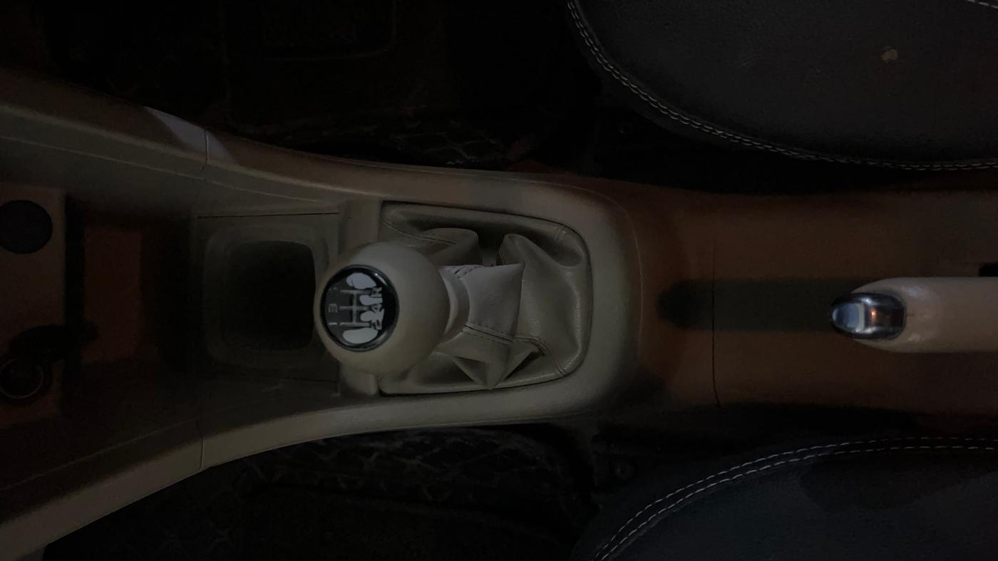 2014 Maruti Swift Dzire VXI, Petrol, Manual, 89,918 km, Gear Lever