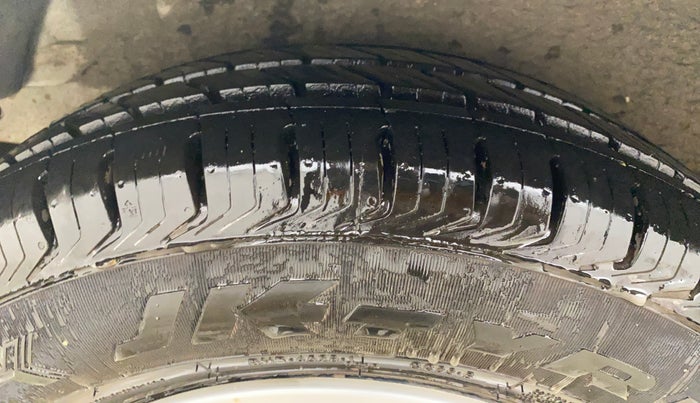 2013 Hyundai i10 MAGNA 1.1, Petrol, Manual, 38,440 km, Right Rear Tyre Tread