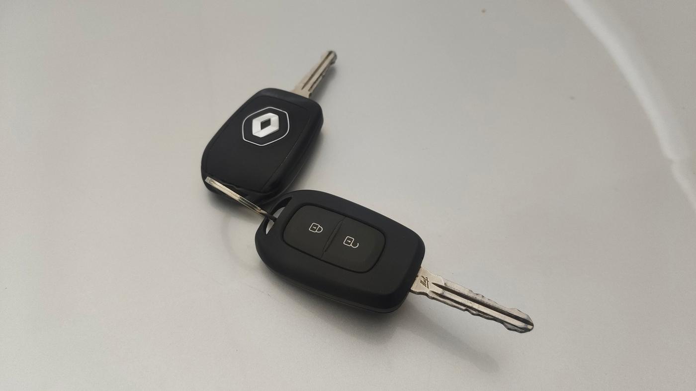 2019 Renault Duster RXS CVT, CNG, Automatic, 54,049 km, Key Close Up