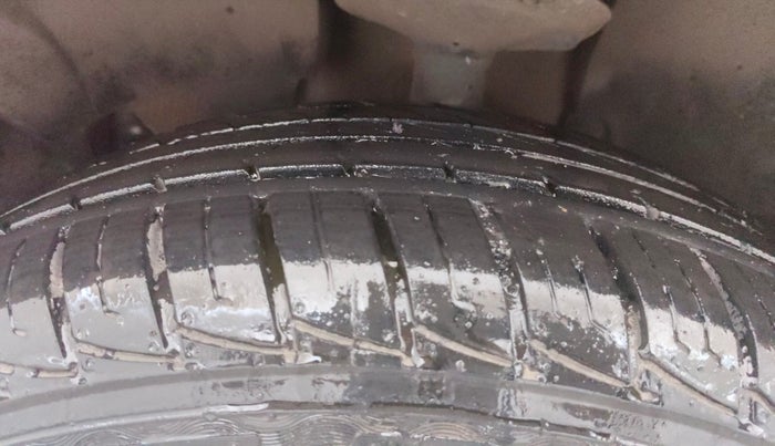 2019 Renault Duster RXS CVT, CNG, Automatic, 54,049 km, Left Front Tyre Tread