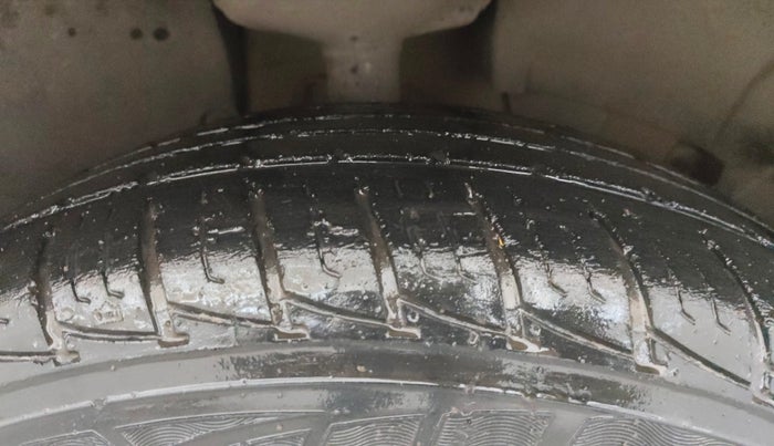 2019 Renault Duster RXS CVT, CNG, Automatic, 54,049 km, Right Front Tyre Tread