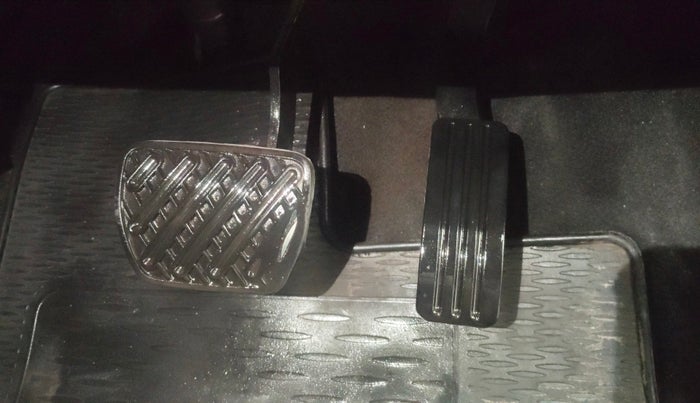 2019 Renault Duster RXS CVT, CNG, Automatic, 54,049 km, Pedals