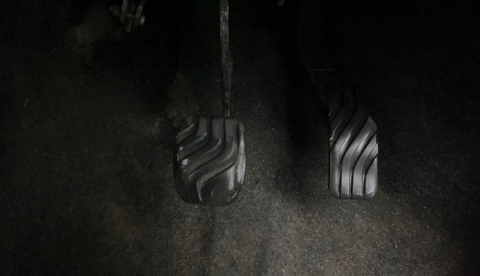 2017 Renault Kwid RXT 1.0 AMT (O), Petrol, Automatic, 50,004 km, Pedals