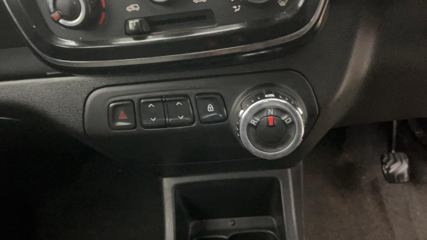 2017 Renault Kwid RXT 1.0 AMT (O), Petrol, Automatic, 50,855 km, Gear Lever