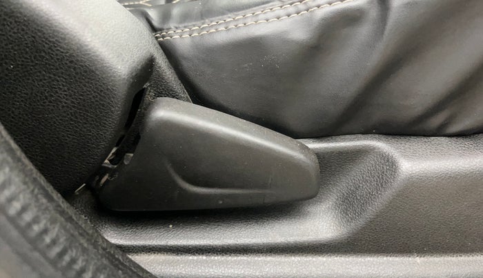 2017 Renault Kwid RXT 1.0 AMT (O), Petrol, Automatic, 50,004 km, Driver Side Adjustment Panel