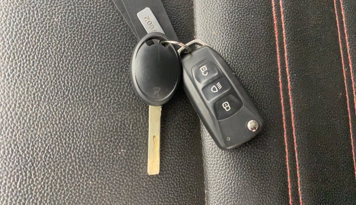 2021 Tata Tiago XT (O) PETROL, CNG, Manual, 51,652 km, Key Close Up