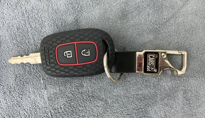 2021 Renault Kwid 1.0 RXT Opt AT, Petrol, Automatic, 7,336 km, Key Close Up