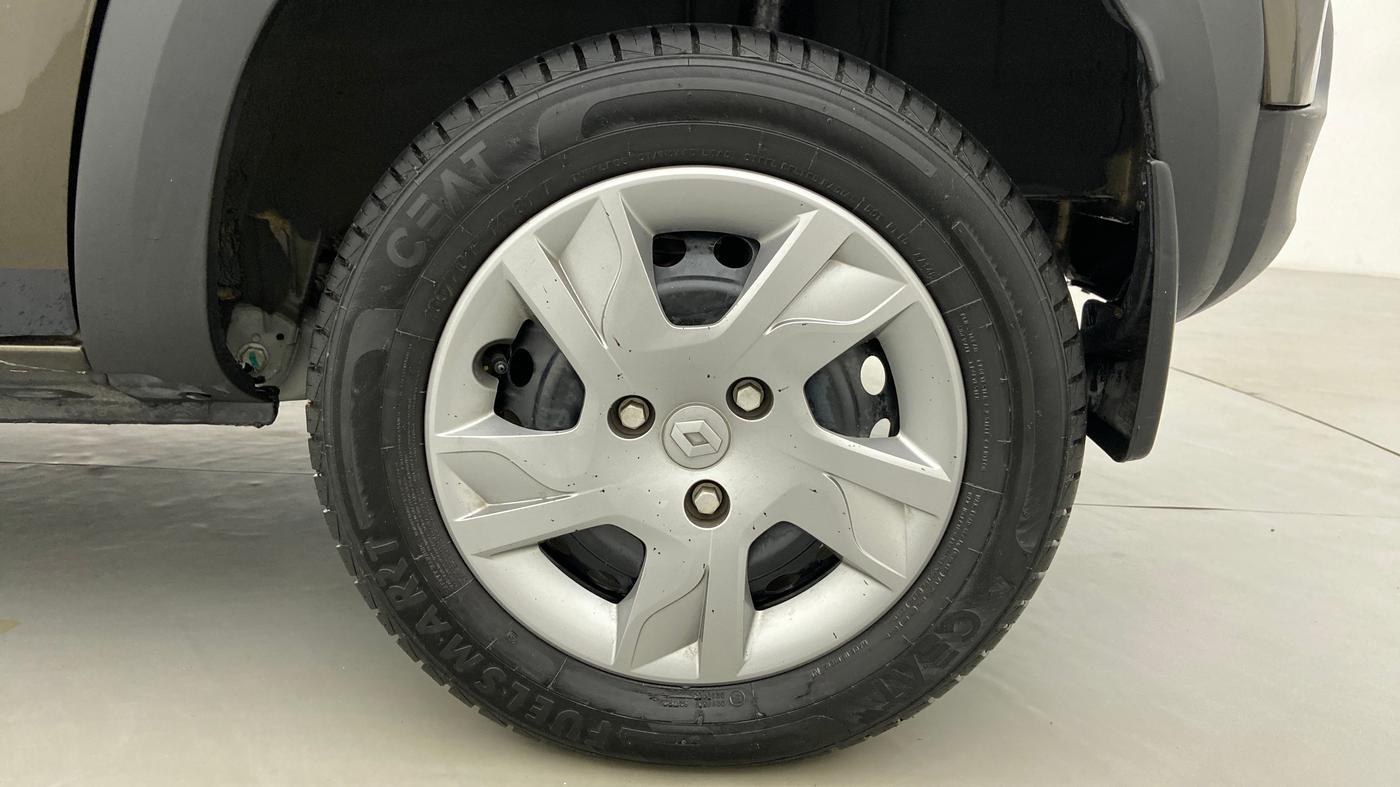 2021 Renault Kwid 1.0 RXT Opt AT, Petrol, Automatic, 7,336 km, Left Rear Wheel