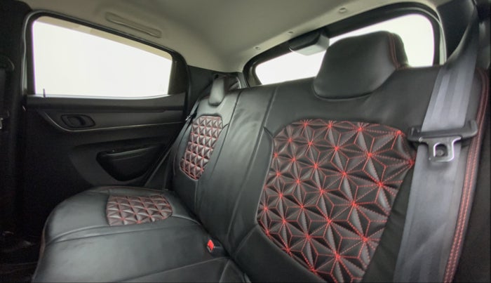2021 Renault Kwid 1.0 RXT Opt AT, Petrol, Automatic, 7,336 km, Right Side Rear Door Cabin