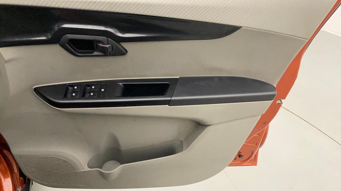 2016 Mahindra Kuv100 K4 PLUS 6 STR, Petrol, Manual, 33,431 km, Driver Side Door Panels Control