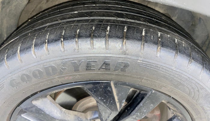 2023 MG HECTOR SAVVY PRO 1.5 TURBO CVT PETROL, Petrol, Automatic, 57,422 km, Right Front Tyre Tread