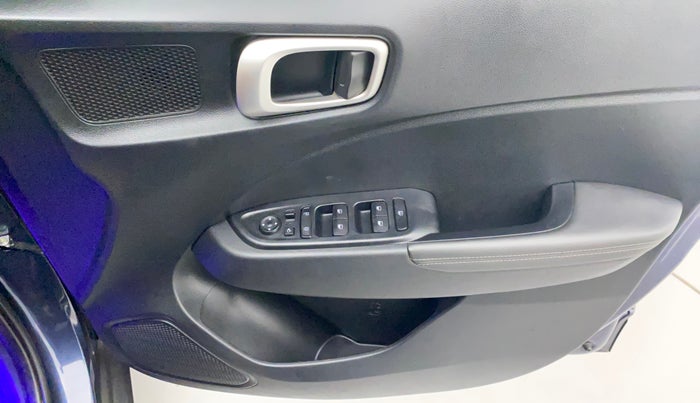 2019 Hyundai VENUE SX 1.0 (O) TURBO, Petrol, Manual, 25,260 km, Driver Side Door Panels Control