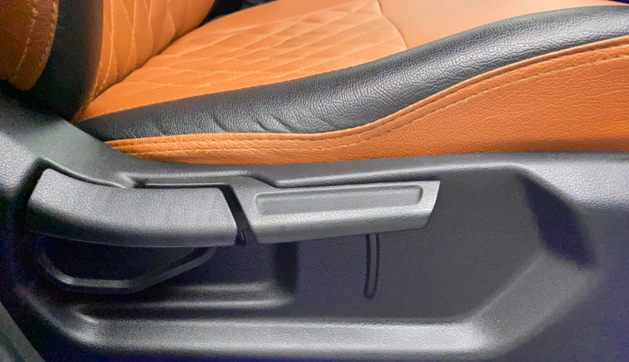 2019 Hyundai VENUE SX 1.0 (O) TURBO, Petrol, Manual, 25,260 km, Driver Side Adjustment Panel