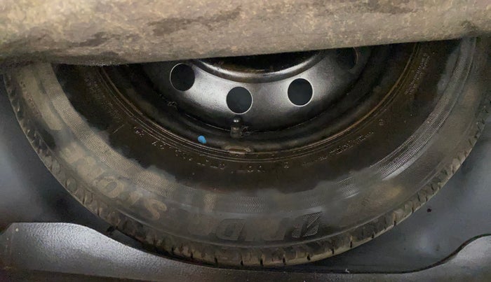 2013 Maruti Swift Dzire VXI, CNG, Manual, 93,343 km, Spare Tyre