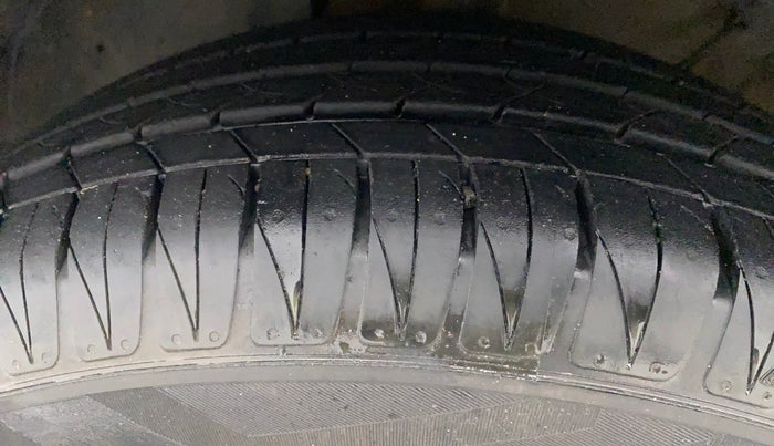 2021 KIA SONET GTX PLUS 1.5 AT, Diesel, Automatic, 75,606 km, Left Front Tyre Tread