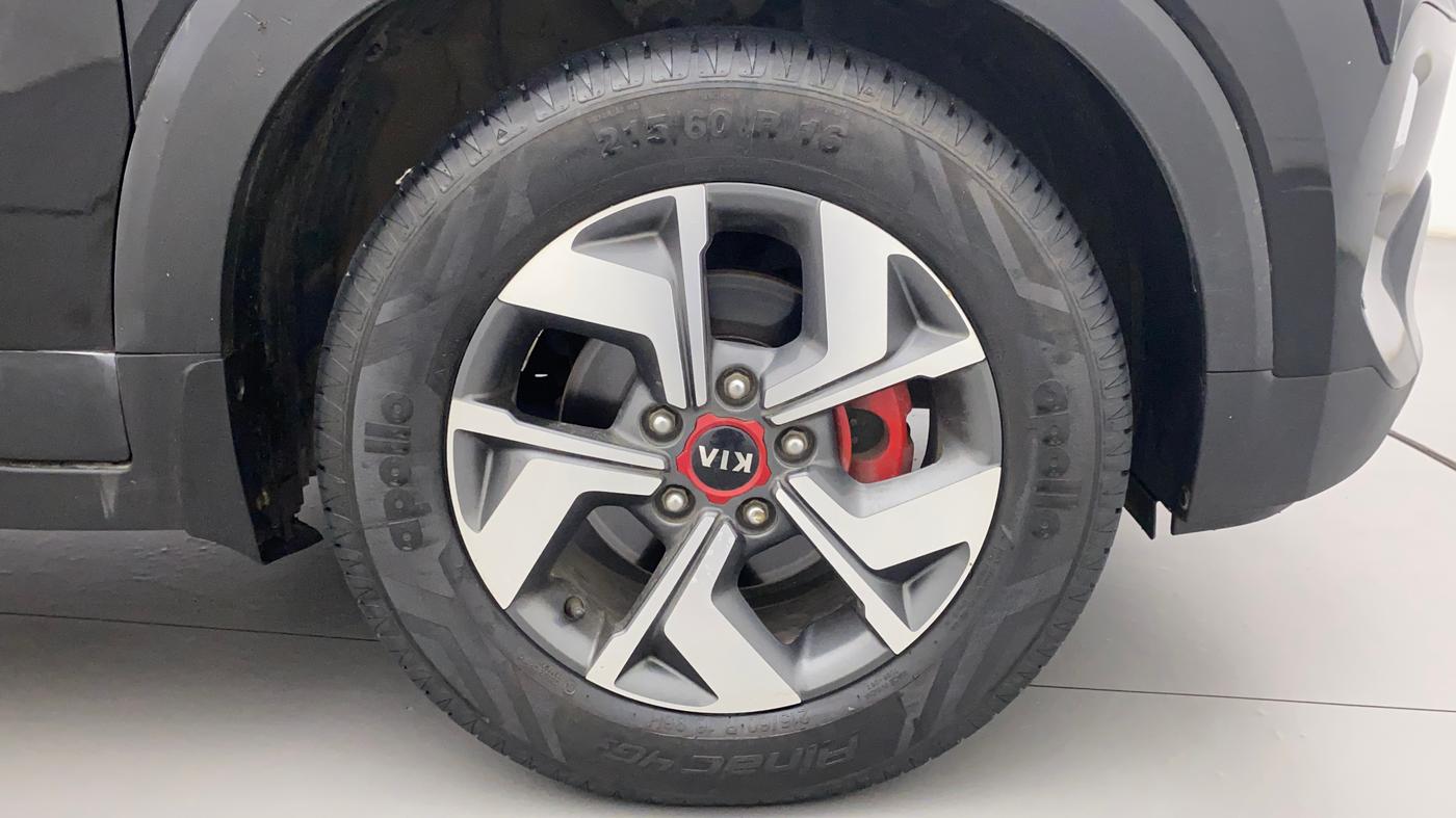 2021 KIA SONET GTX PLUS 1.5 AT, Diesel, Automatic, 75,606 km, Right Front Wheel