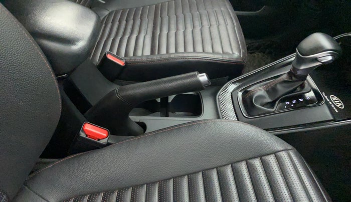 2021 KIA SONET GTX PLUS 1.5 AT, Diesel, Automatic, 75,606 km, Gear Lever