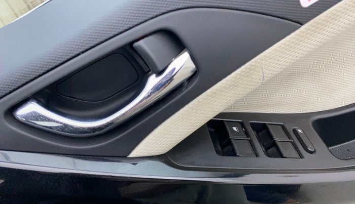 2022 Tata NEXON XZA PLUS DIESEL, Diesel, Automatic, 39,233 km, Driver Side Door Panels Control