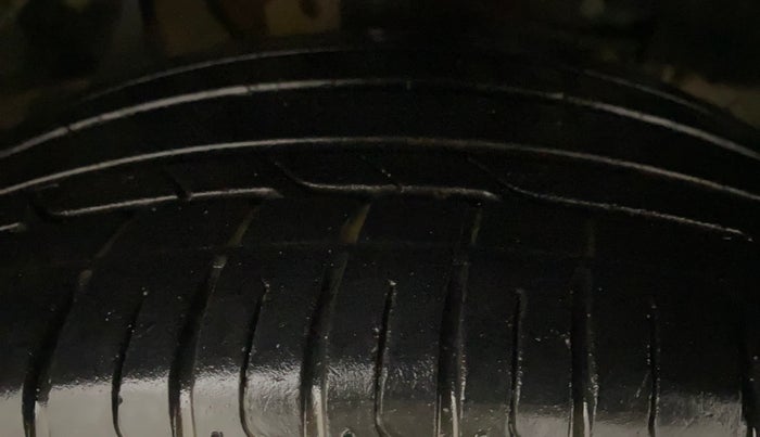 2022 Tata NEXON XZA PLUS DIESEL, Diesel, Automatic, 39,233 km, Right Front Tyre Tread