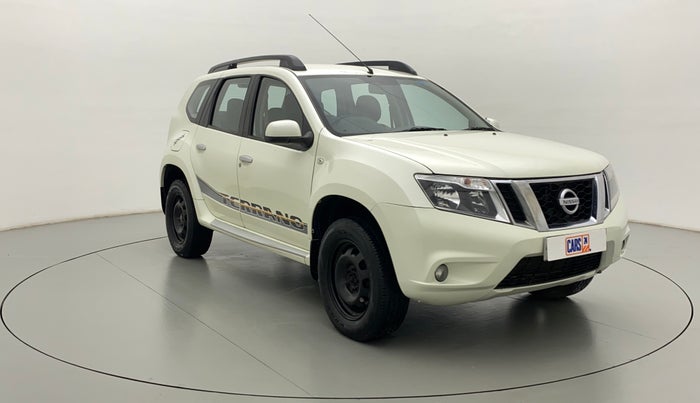 2015 Nissan Terrano XL P, Petrol, Manual, 83,958 km, Right Front Diagonal