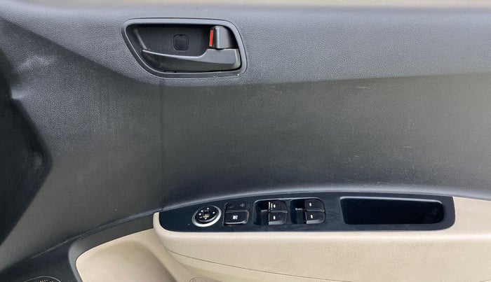 2016 Hyundai Grand i10 MAGNA 1.1 CRDI, Diesel, Manual, 72,207 km, Driver Side Door Panels Control